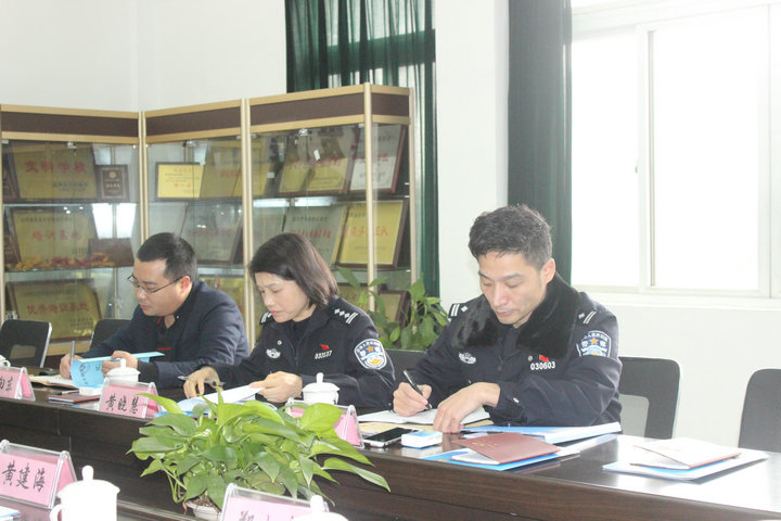 溫州市公安局治安支隊(duì)領(lǐng)導(dǎo)蒞臨溫州市保安職業(yè)學(xué)校、溫州國泰保安服務(wù)有限公司調(diào)研檢查指導(dǎo)工作
