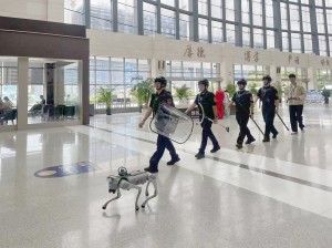 人機協(xié)同 鍛造新時代安保鐵軍  —— 溫州國泰保安服務(wù)有限公司駐附一醫(yī)安保隊伍